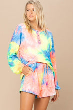 Cargar imagen en el visor de la galería, Tie-dye Printed Knit Top And Shorts Set
