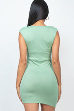 Cargar imagen en el visor de la galería, Sleeveless Shoulder Pad Drawstring Ruched Mini Dress
