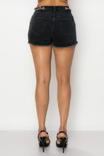 Cargar imagen en el visor de la galería, Side Chain Detailed Denim Shorts
