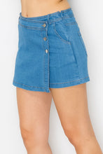 Cargar imagen en el visor de la galería, High Rise Buttoned Denim Skorts
