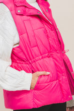 Cargar imagen en el visor de la galería, Zip Up Button Puffer Vest With Waist Toggles
