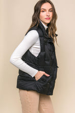 Cargar imagen en el visor de la galería, Zip Up Button Puffer Vest With Waist Toggles
