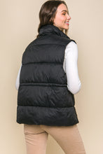 Cargar imagen en el visor de la galería, Zip Up Button Puffer Vest With Waist Toggles
