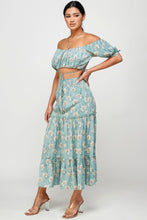 Cargar imagen en el visor de la galería, Floral Off Shoulder Sleeve Back Tie Top Skirt Set
